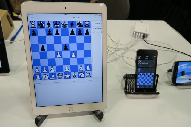 AppSteroidで実装されたチェスのサンプル。対戦やチャットなどが使われている