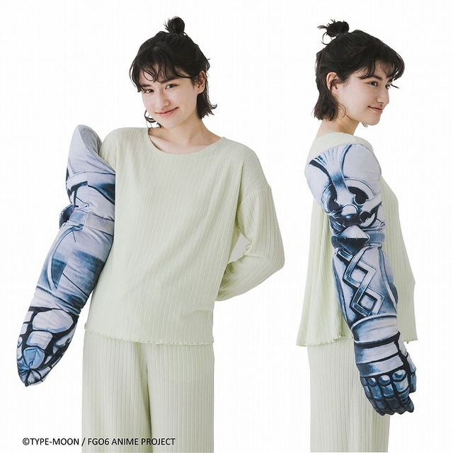 『FGO』これであなたもベディヴィエール！実際に装着可能な「アガートラム腕枕クッション」が発売