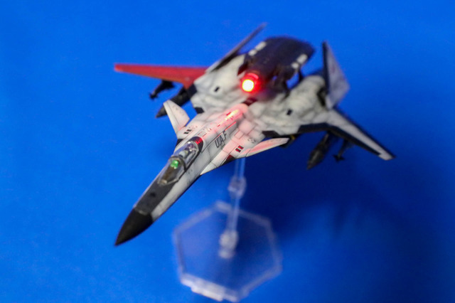 『エースコンバット』プラモデル1/144「ADFX-01」レビュー！LEDでレーザー照射表現が映える