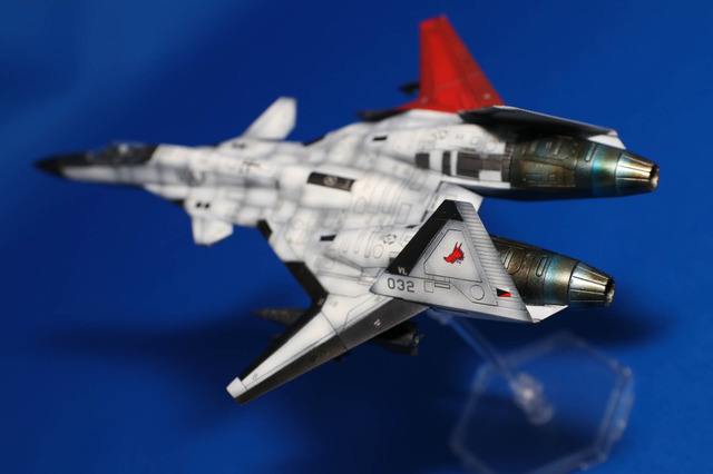 『エースコンバット』プラモデル1/144「ADFX-01」レビュー！LEDでレーザー照射表現が映える