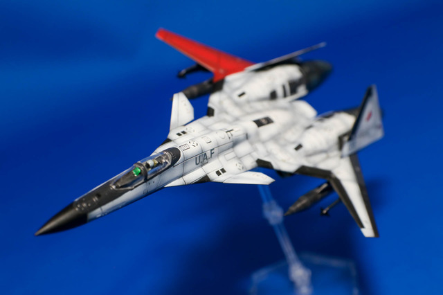 『エースコンバット』プラモデル1/144「ADFX-01」レビュー！LEDでレーザー照射表現が映える