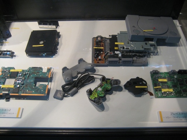 【TGS2009】PS3が薄く小さくなる歴史も紹介～主催者企画「ゲーム科学博物館」