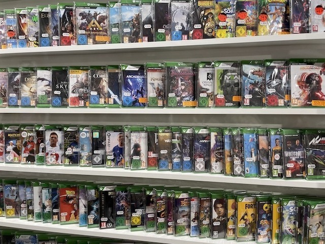ジョイコン探して一千里…海外で買ったジョイコンは日本のスイッチで動くのか？モロッコ～スイスゲーム店探訪記【異国ファストトラベル】