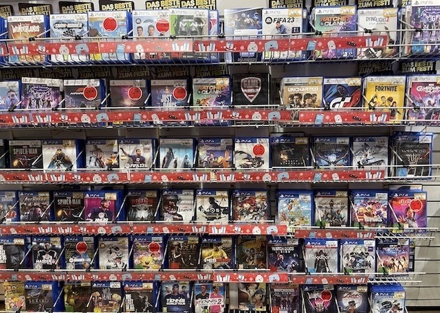 ジョイコン探して一千里…海外で買ったジョイコンは日本のスイッチで動くのか？モロッコ～スイスゲーム店探訪記【異国ファストトラベル】