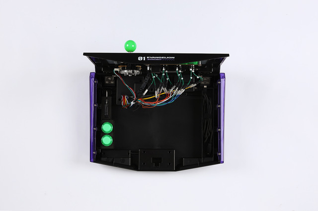 「エヴァ初号機」をイメージしたアケコンが超クール！三和電子社製のレバースティックとボタンを採用、6月1日から発売開始