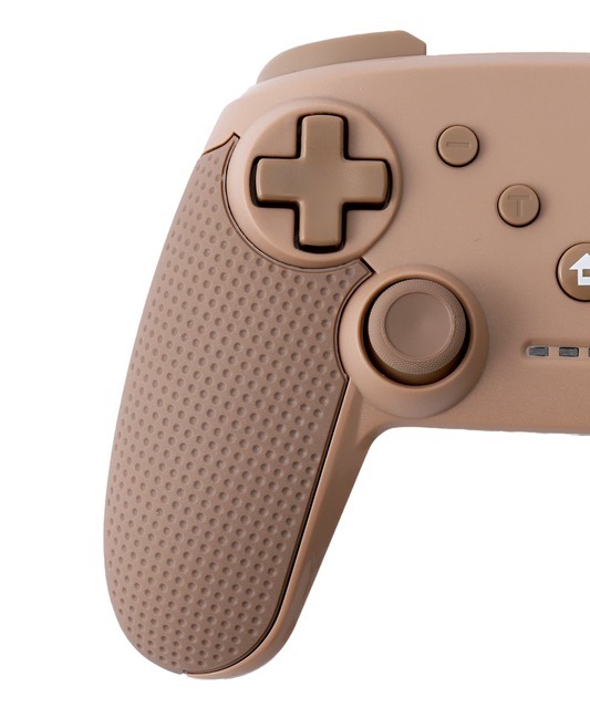3COINSの人気ワイヤレスゲームコントローラーが再入荷！ お値段2,750円で無線&有線プレイ、ジャイロ操作、連射機能もサポート