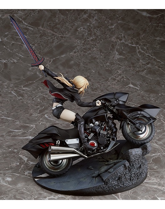 黒いバイクを乗り回す美女…『FGO』セイバーオルタの躍動感あふれるフィギュアが再販！PVでキュイラッシェ・ノワールを駆る姿が忠実再現