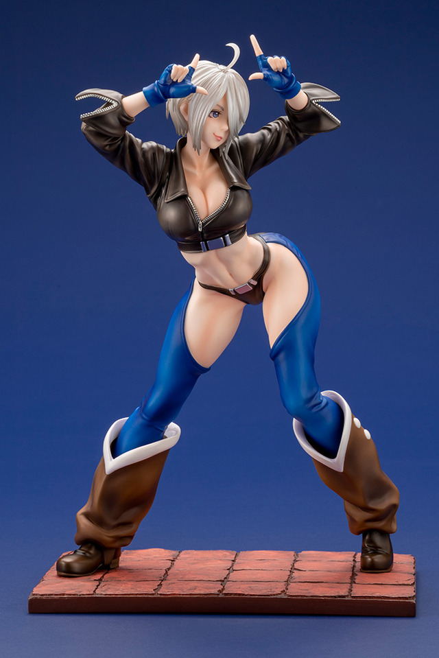 グラマラスな体格でジャケットがパツパツ…！『KOF』シリーズより「アンヘル」が“あの勝利ポーズ”で立体化