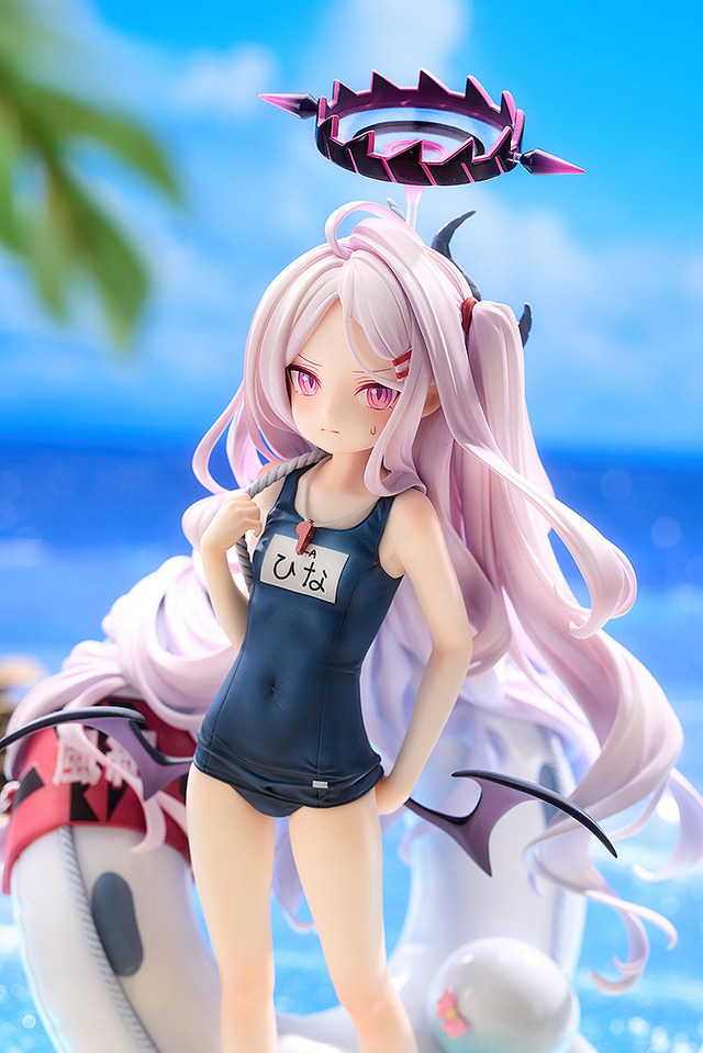 水着から浮いたおヘソが眩しい…!『ブルアカ』「ヒナ(水着 水着から浮いたおヘソが眩しい…!『ブルアカ』「ヒナ(水着