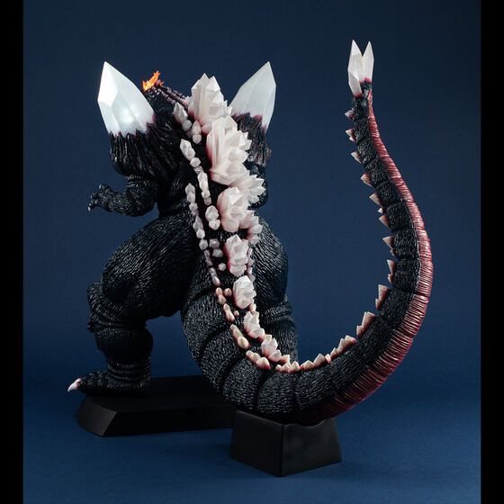 宇宙怪獣「スペースゴジラ」が約36cmもの大迫力サイズでフィギュア化！目や水晶は発光ギミック付き、咆哮も聞けるまるで本物な破壊神