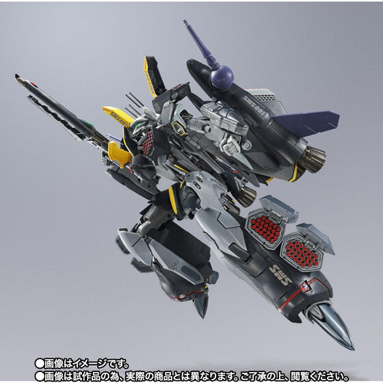 アーマードパーツが圧倒的迫力！「マクロスF」より、「DX超合金 VF-25S アーマードメサイアバルキリー（オズマ・リー機）」がリバイバル商品化