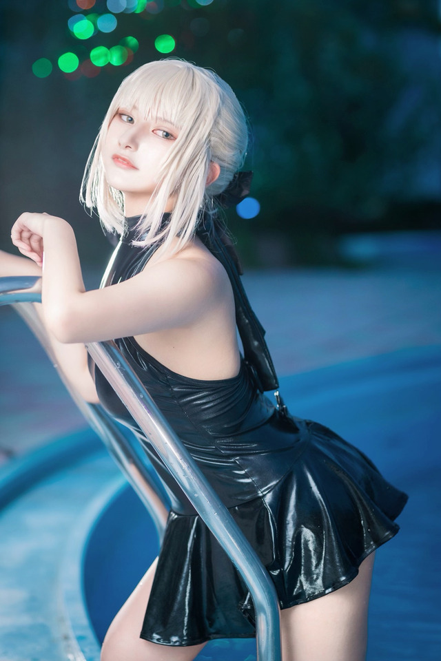 アルトリア・オルタ(水着) 『Fate/Grand Order』／さら（X：@sara_cospure）