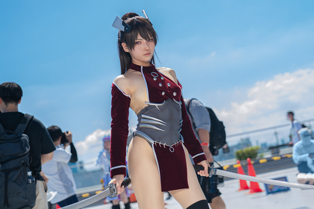淡雪エリカ「2.5次元の誘惑」／あおい（X：@_aoi_oi）、撮影：tama（X：@tama_0811_）