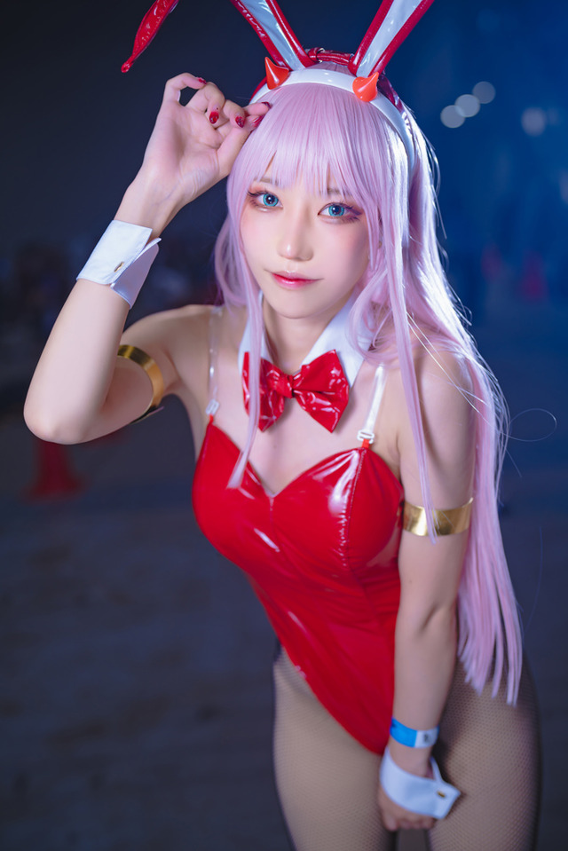 ゼロツー「ダーリン・イン・ザ・フランキス」／はるの犬（X：@haru_no_inu）、撮影：山颪ヒア（X：@fotomachen）