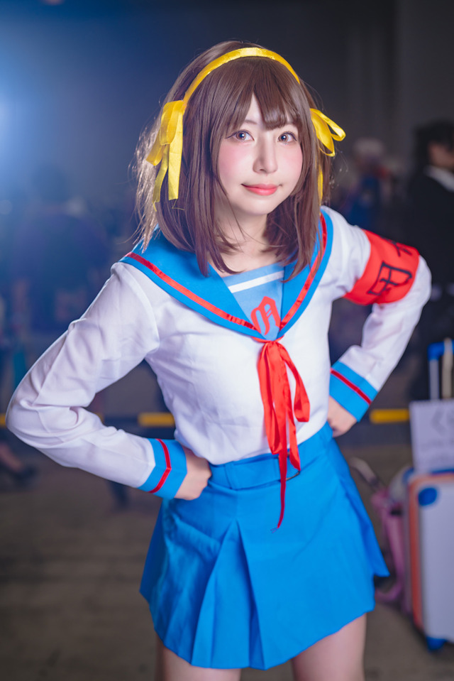 涼宮ハルヒ「涼宮ハルヒの憂鬱」／くらる（X：@KRaR007）、撮影：山颪ヒア（X：@fotomachen）