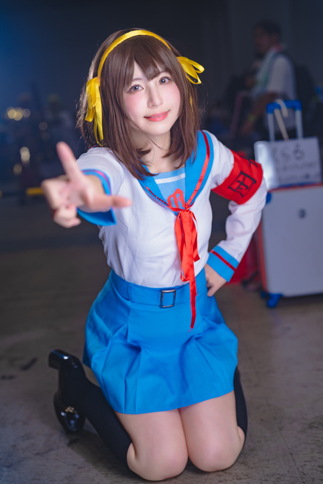 涼宮ハルヒ「涼宮ハルヒの憂鬱」／くらる（X：@KRaR007）、撮影：山颪ヒア（X：@fotomachen）