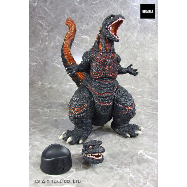 全高34cm超えのビッグサイズ！燃え盛るような「ゴジラ（2016）」が怪獣ソフビ“Gザウルス”で進撃―青く光る「ゴジラ（2023）」の二次受注も受付中