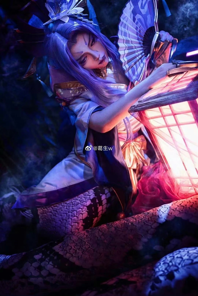 蛇女／葛生w（Weibo：葛生w）