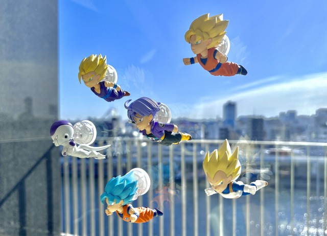 悟空たちが飛んでるように見える！「ドラゴンボール」新感覚マスコットフィギュアが登場ー角度や向きを調整して楽しみ方無限大