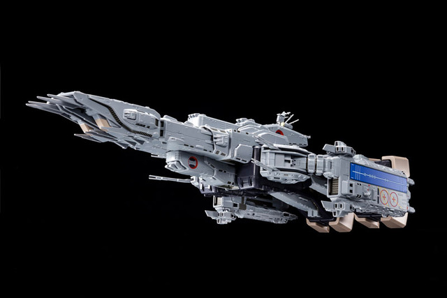 劇場版「超時空要塞マクロス」より「完全変形SDF-1 MACROSS」が再販！要塞型から強行型への変形を完全再現