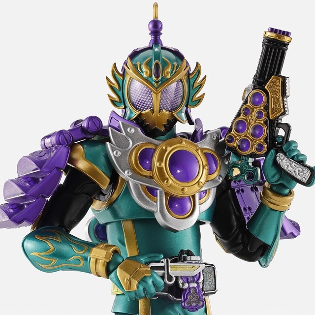 龍・砲・ハッハッハッ！「仮面ライダー龍玄」ブドウアームズがこだわり造形で“S.H.Figuarts”に出陣―ハンドガンも構えられる