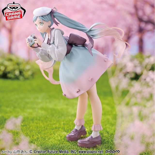 春らしいデザインが可愛い！「初音ミク」新作フィギュアがプライズで登場―カメラを構えた柔らかい雰囲気が素敵