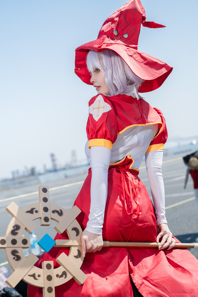 【コスプレ】フィット感のある衣装で“2.5次元”のボディを完全再現！曲線の見せ方まで完璧な美女レイヤー【写真10枚】