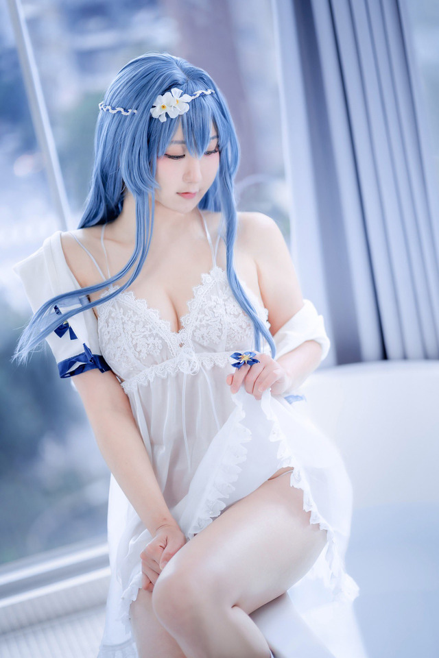 ヘルム／HIKO（X：@HIKOHIKO_0204）