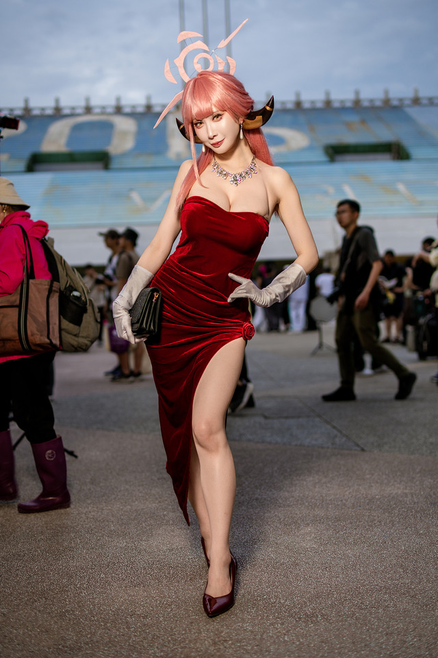 陸八魔アル『ブルーアーカイブ』／小律（Instagram：ritsuoxo、X：@ritsu_OxO）【台湾】