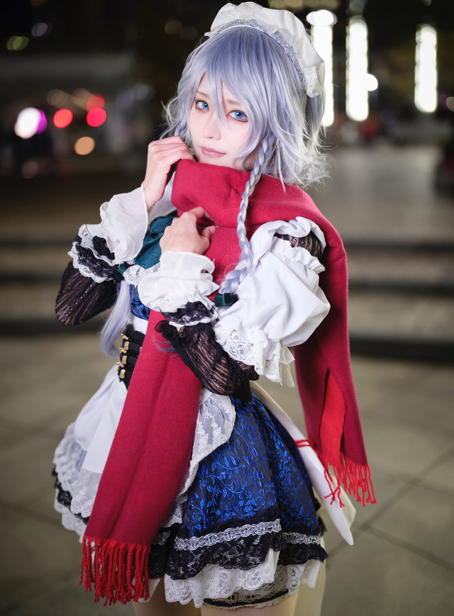 十六夜咲夜（アレンジ衣装）『東方Project』／寝る子（X：@neruko_kanade_）、撮影：Nau（X：@NauClaudia）