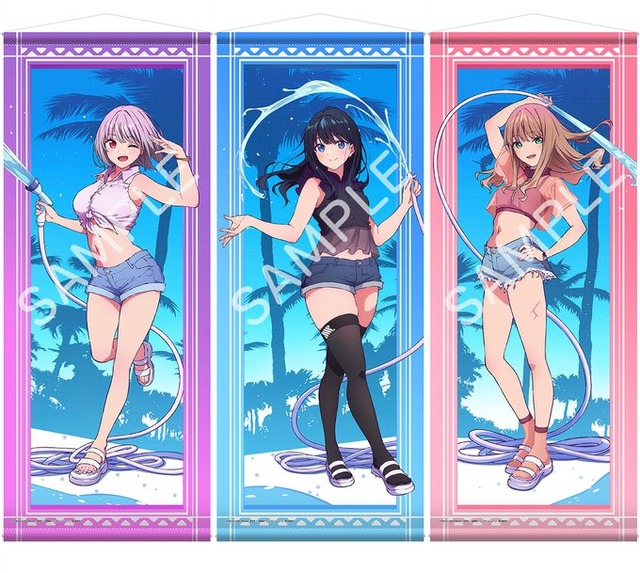 宝多六花の“ほぼ等身大”ふともも！劇場版「グリッドマン ユニバース」夏休みモチーフの新規描き下ろしイラストグッズが登場