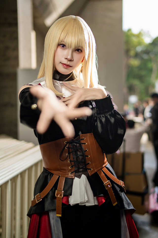 ドロリス『BanG Dream! Ave Mujica』／紅羽りお（X：@riotarou12）