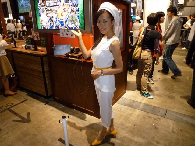 【TGS 2010】かわいいコスチュームが目白押し ― コンパニオン特集その1