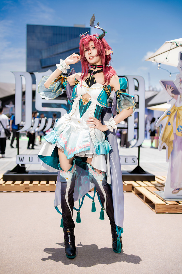シャコンヌ／四巫日モミ（Instagram：momihi__444）