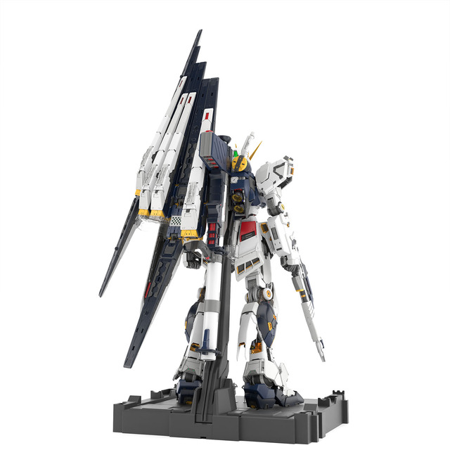 究極のガンプラ「PG UNLEASHED 1/60 νガンダム」追加情報！圧倒的密度の内部フレームや「LEDユニット（別売り）」がお披露目