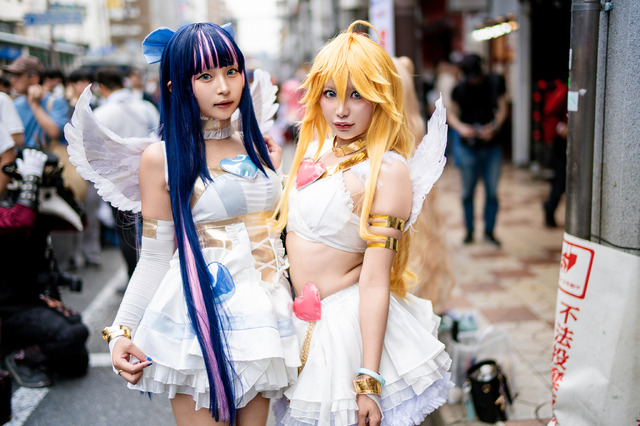 ストッキング：やよっぺ（X：@yayo_cos）、パンティ：ことり。（X：@ktrmr0114）