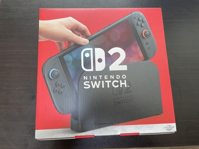 待望の「ニンテンドースイッチ2」開封の儀！大きいけど手に馴染むハードウェア、初代スイッチとのサイズも比べてみた