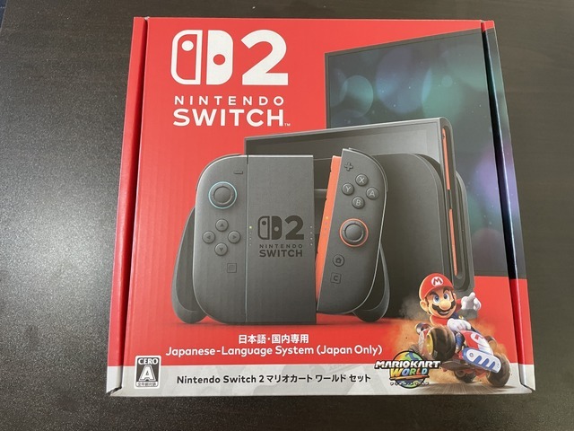 待望の「ニンテンドースイッチ2」開封の儀！大きいけど手に馴染むハードウェア、初代スイッチとのサイズも比べてみた