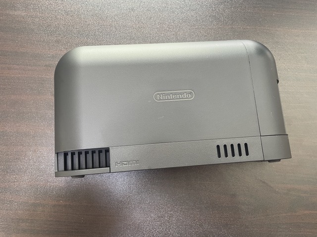 待望の「ニンテンドースイッチ2」開封の儀！大きいけど手に馴染むハードウェア、初代スイッチとのサイズも比べてみた