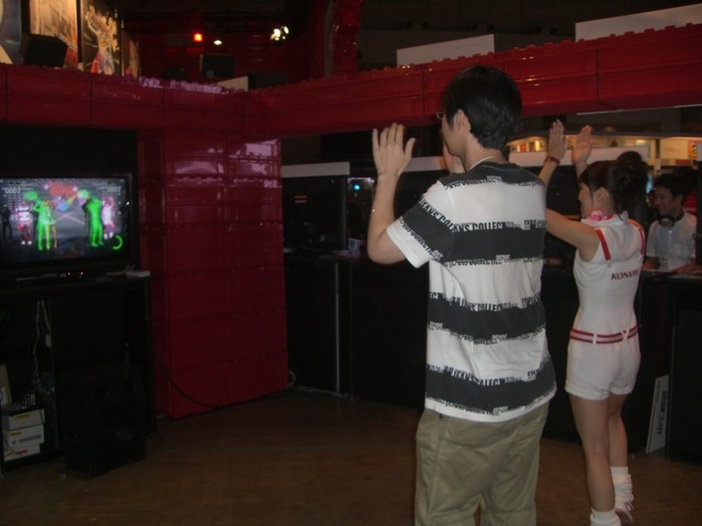 【TGS 2010】リズムにのって、踊って、スタイリッシュに魅せよう！コナミ話題作の『DanceEvolution』プレイレポート