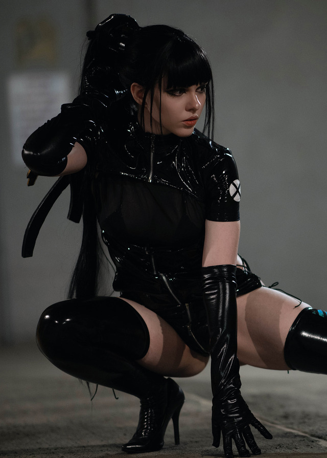 イヴ／アビ アイコーウ（Instagram：abiaikou）