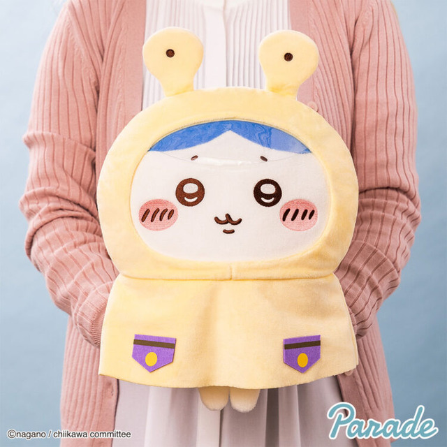 雨の日も楽しくなる！「ちいかわ」レインコートを着たBIGぬいぐるみがアミューズメント施設にて展開
