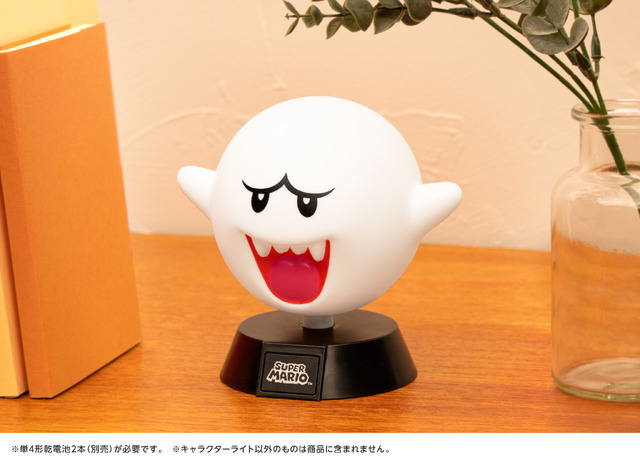 台座の「SUPER MARIO」ボタンで点灯！テレサのキャラクターライトがインテリアにぴったり
