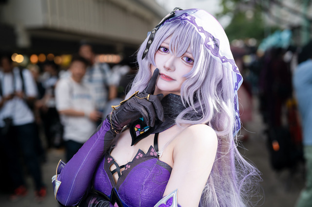 ブラックスワン『崩壊：スターレイル』／さら（X：@sara_cospure）