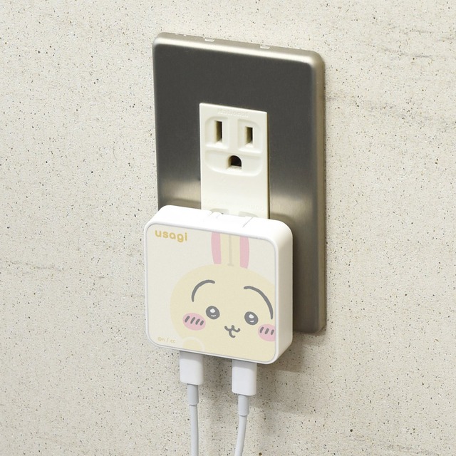 「ちいかわ」夏のレジャーにピッタリな新商品が本日7月4日11時より発売！虹色に光るハンディファン、フローティング防水ケースなど便利なアイテム