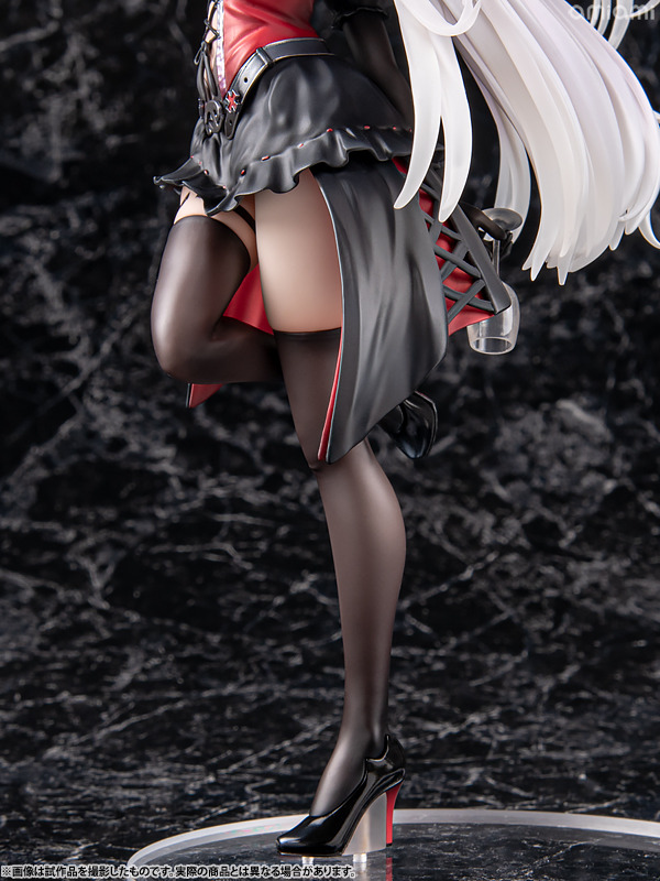 悪戯っぽく微笑む口元から舌先がチラリ…『アズレン』より「プリンツ・オイゲン：この夜に酔いしれ」フィギュアがクールでミステリアス