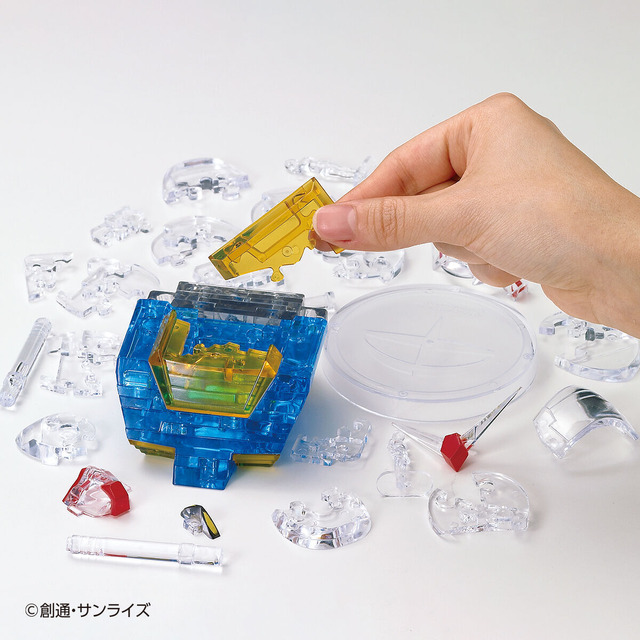 ガンダムやシャア専用ザクII、ハロたちの“立体パズル”が美しい…キラキラ輝く「クリスタルパズル」に登場