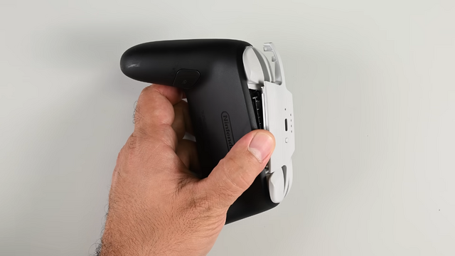「スイッチ2」純正プロコン、やっぱり「ドリフト」悩まされそう？海外修理チャンネルからみる