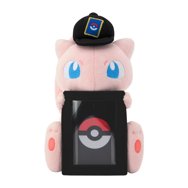 ピカチュウと『ポケカ』を一緒に飾れる！ 可愛い“ぬいぐるみ”が7月18日発売―イーブイ、ミュウもラインナップの便利アイテム