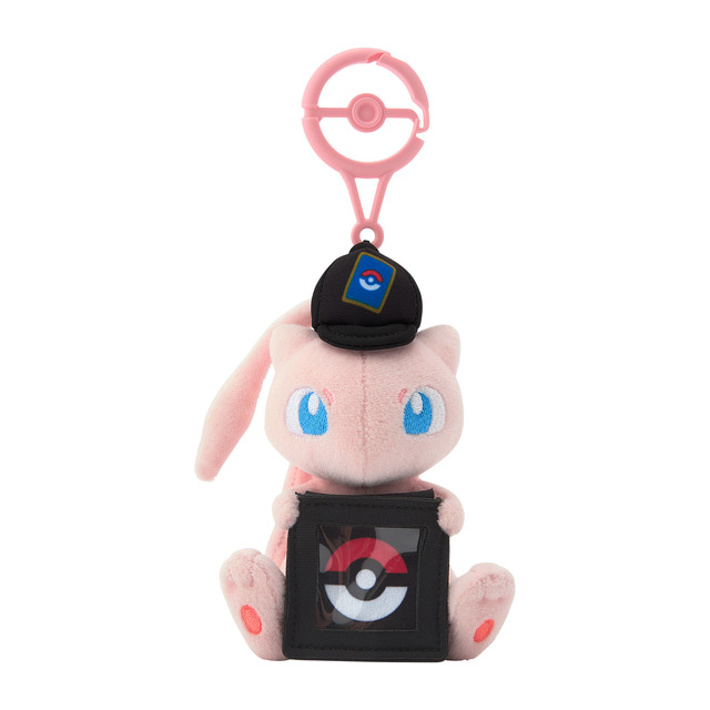 ピカチュウと『ポケカ』を一緒に飾れる！ 可愛い“ぬいぐるみ”が7月18日発売―イーブイ、ミュウもラインナップの便利アイテム